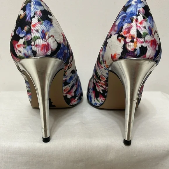Floral heels, size 7 - Picture 4 of 7